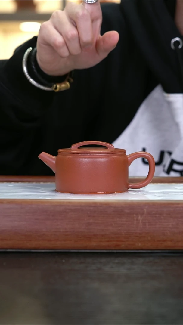 茶壶紫砂     汉瓦  薄胎   红皮龙   全手工  150cc