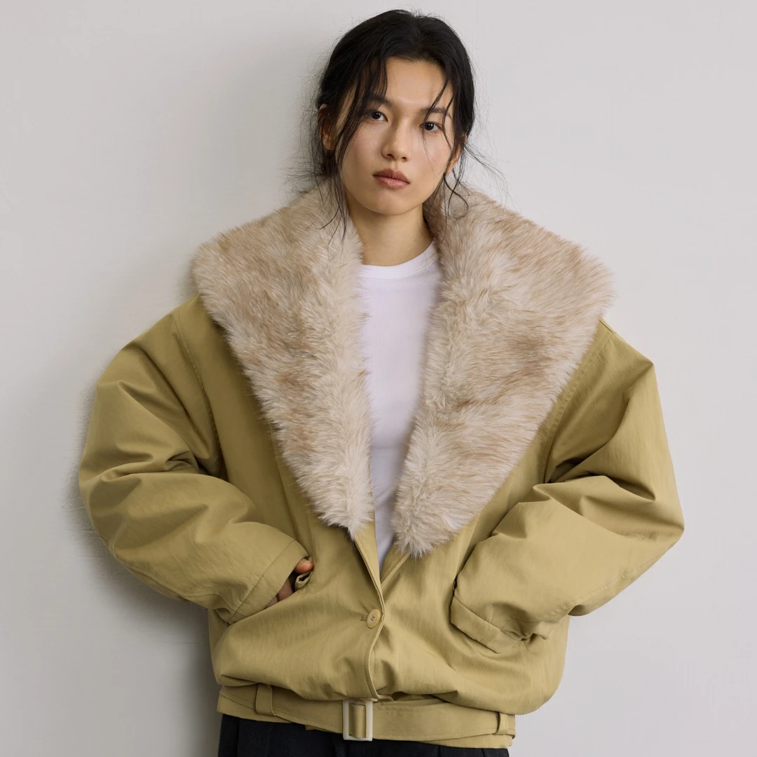 same flow复古冬日柔和芦苇黄与白杏色毛领渐变保暖御寒棉服外套