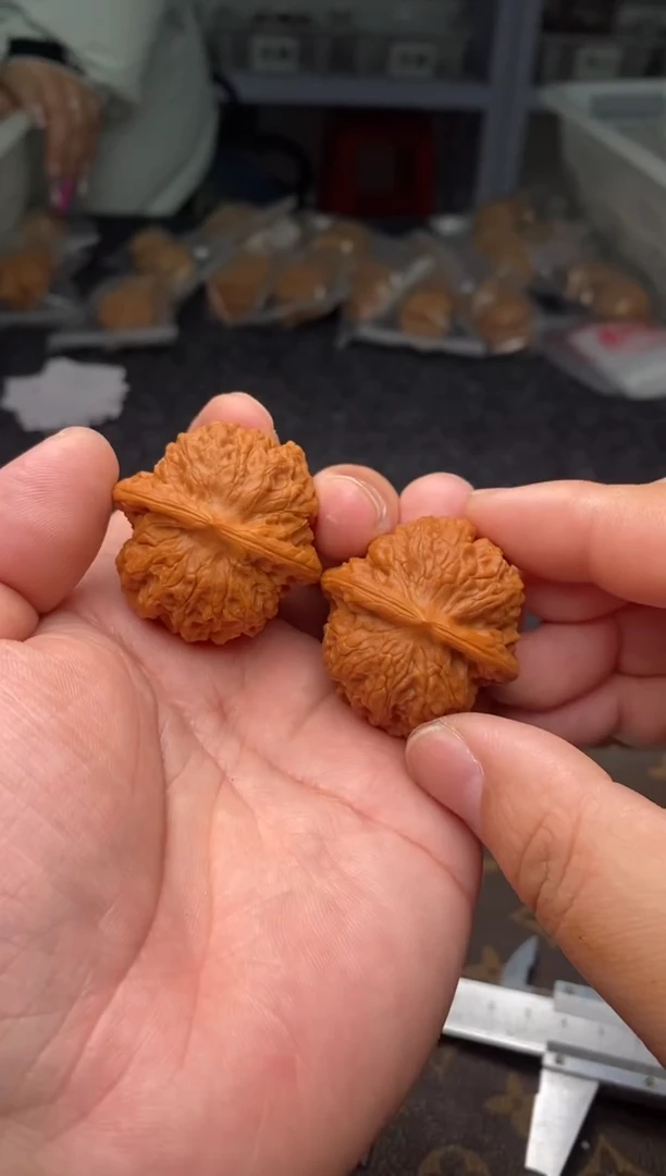 把件文玩核桃b150号39尺血麒麟