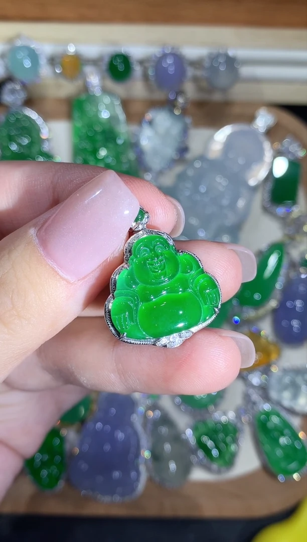 翡翠18K金镶嵌颈饰团购