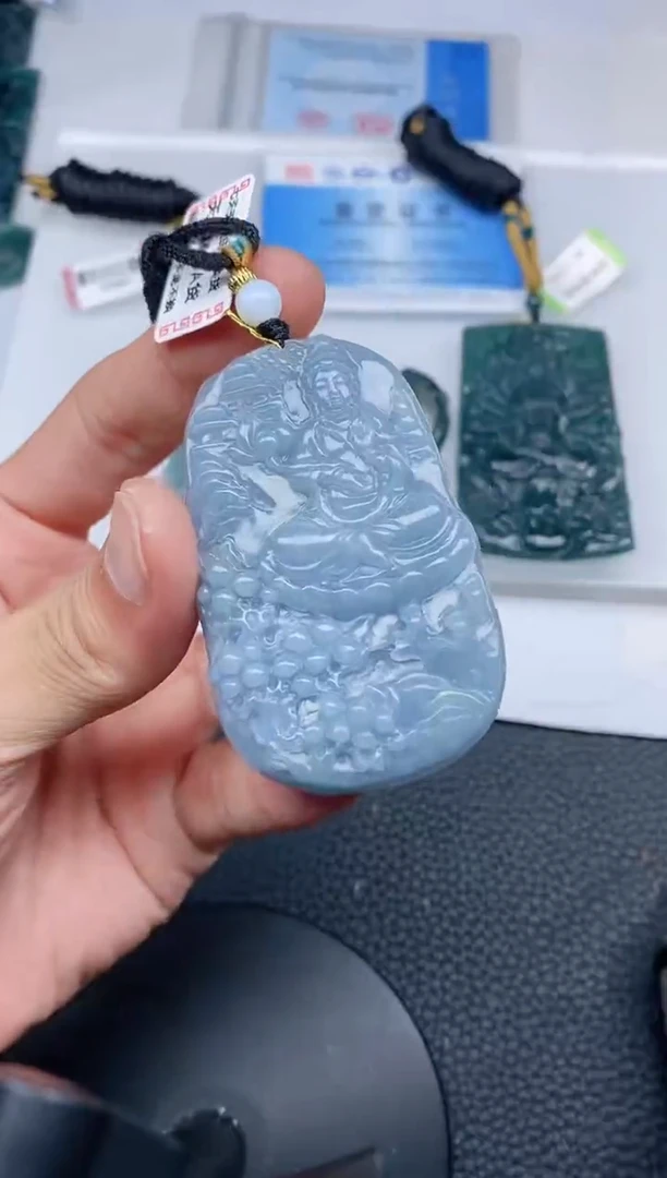 颈饰未镶嵌翡翠