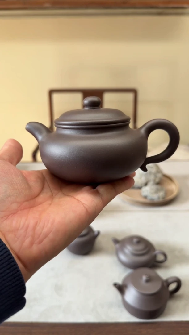 茶壶紫砂260CC黑墩头半手仿古