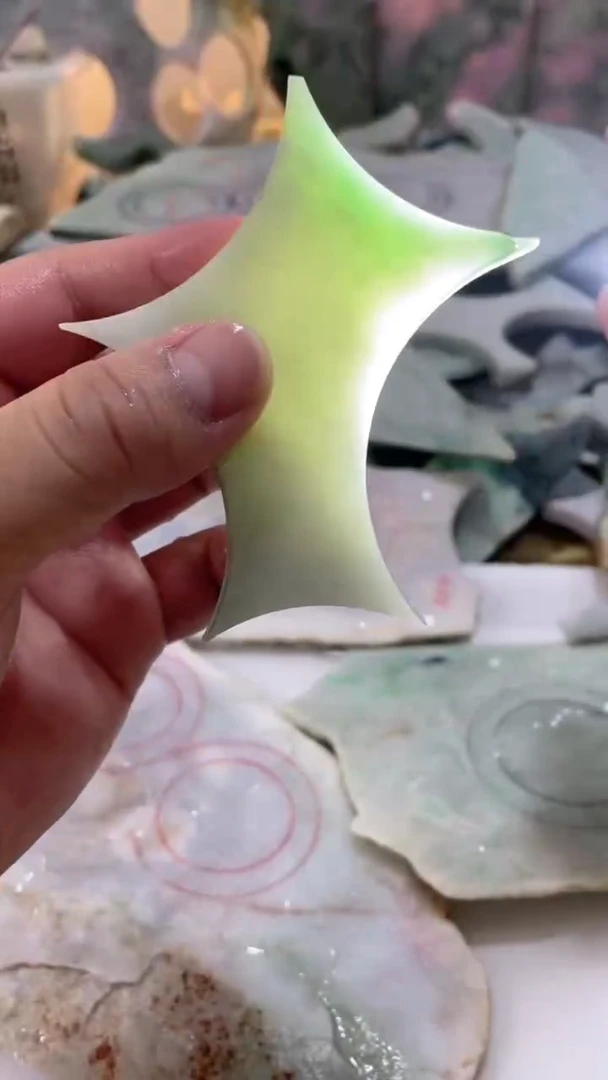 翡翠未镶嵌颈饰0林0翡翠珠宝39