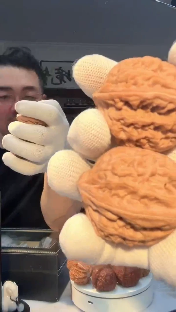 把件文玩核桃落****！016 红锦鲤 40边 43肚