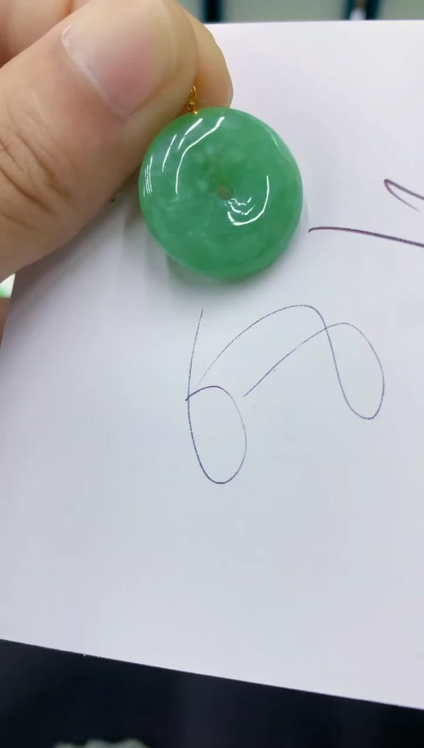 翡翠18K金镶嵌颈饰翡翠