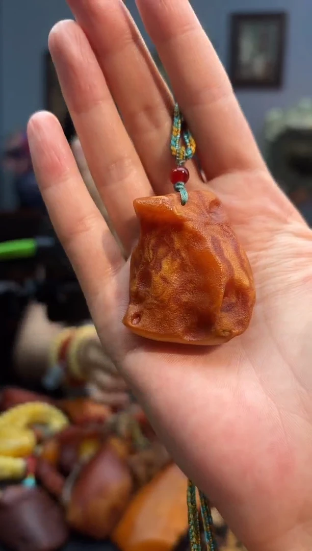琥珀颈饰未镶嵌吊坠