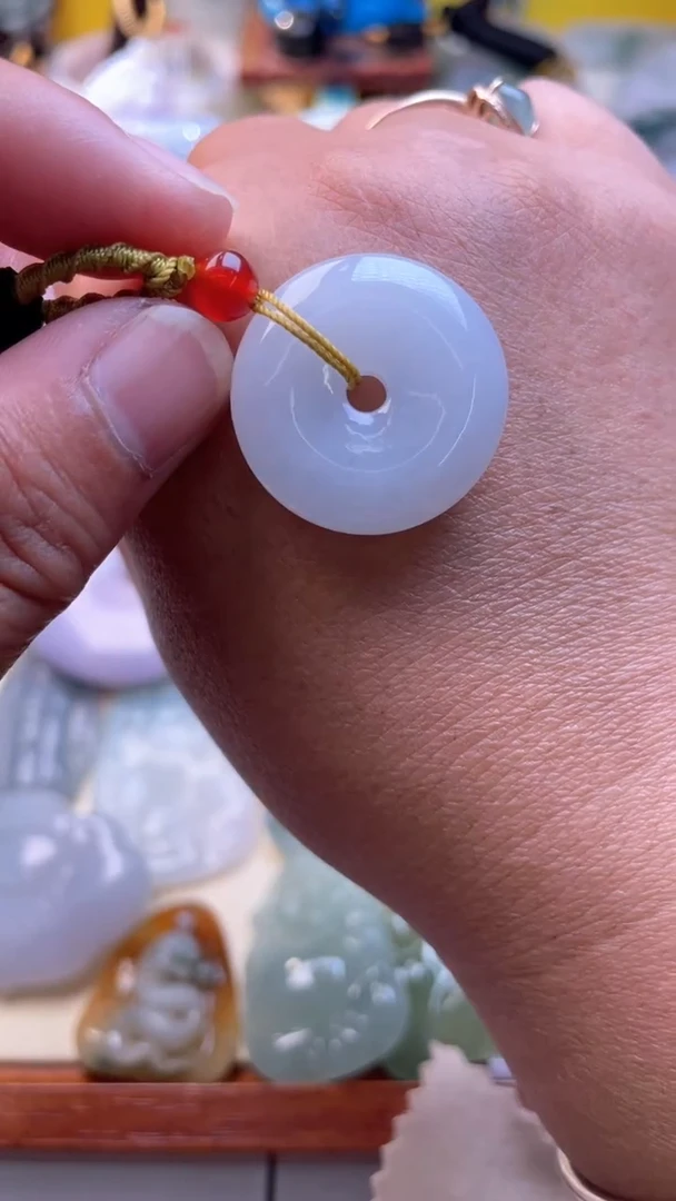 翡翠未镶嵌颈饰扣子