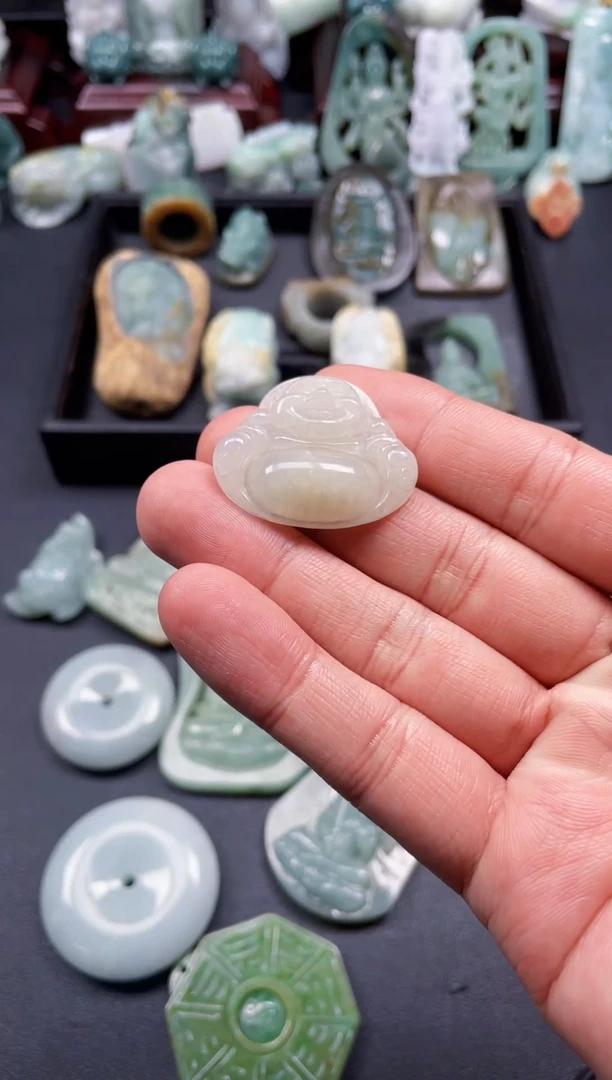 颈饰未镶嵌翡翠46  天然翡翠a货  大肚佛