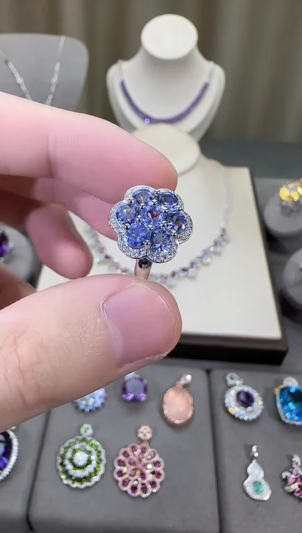 银S925镶嵌戒指坦桑石15mm繁花设计款