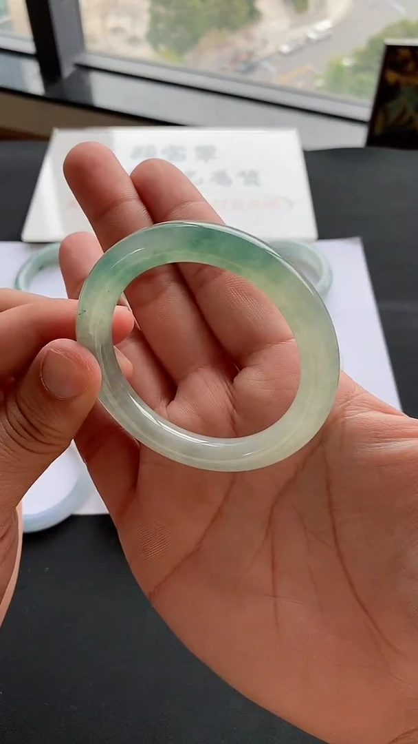 【闪购商品】翡翠手镯未镶嵌40号52.8*9.2*9.3圆条