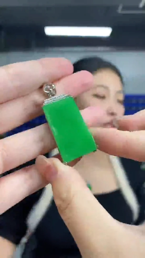 颈饰未镶嵌翡翠多样性发其一颜色微差