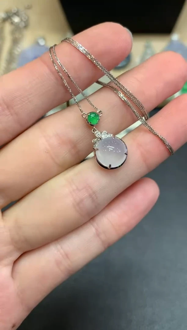 【闪购商品】翡翠颈饰18K金镶嵌蛋面【无服务费】