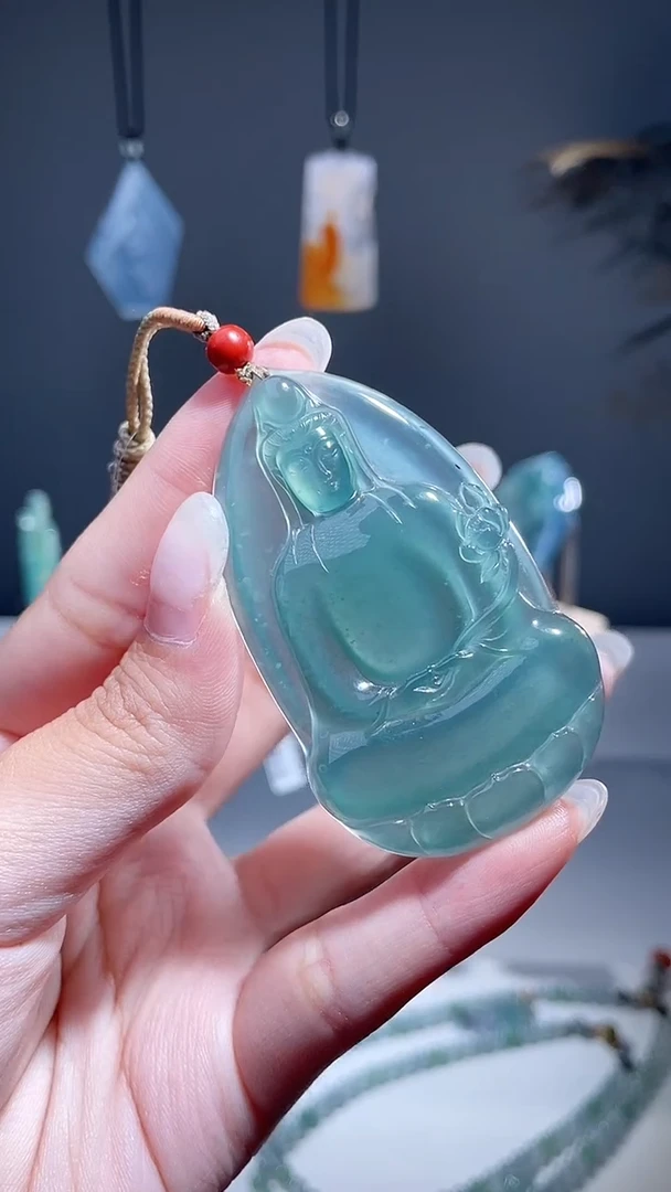 颈饰未镶嵌翡翠观音