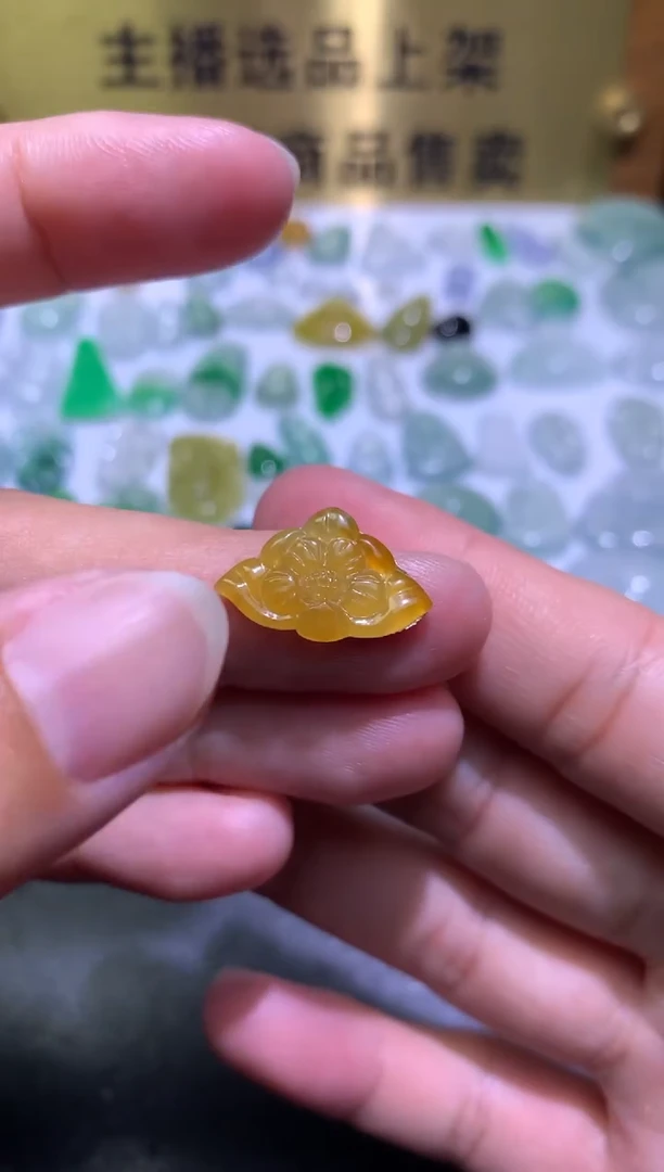 未镶嵌定制翡翠毛货