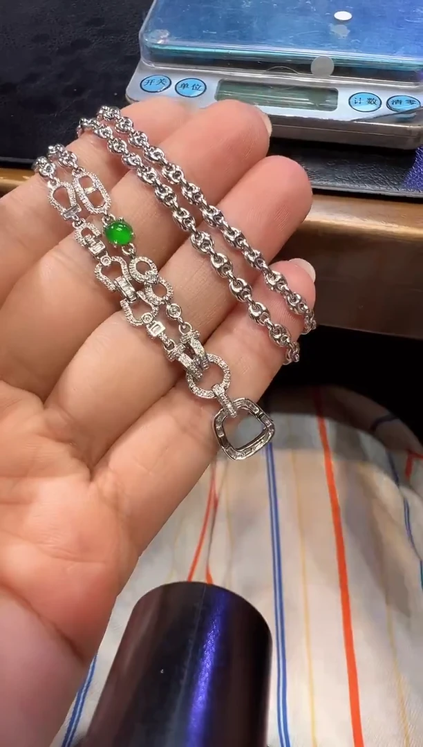 项链18K金镶嵌翡翠香链子