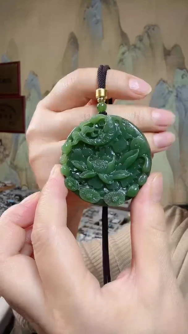 颈饰未镶嵌和田玉.