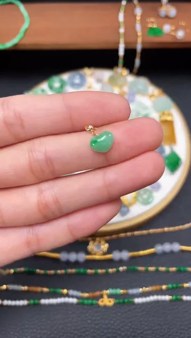 【闪购商品】翡翠吊坠(不含链)18K金镶嵌一个  JK637