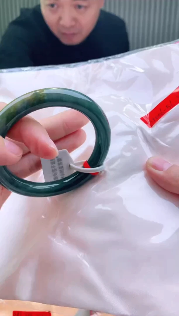 未镶嵌手镯翡翠56+