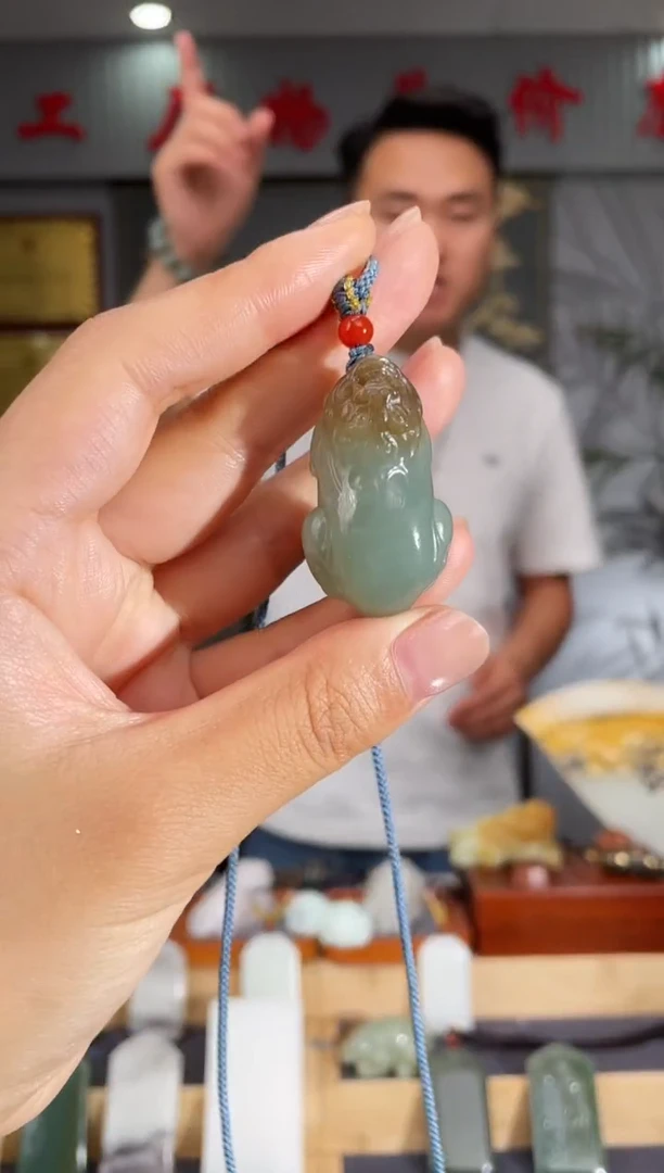 和田玉未镶嵌颈饰1