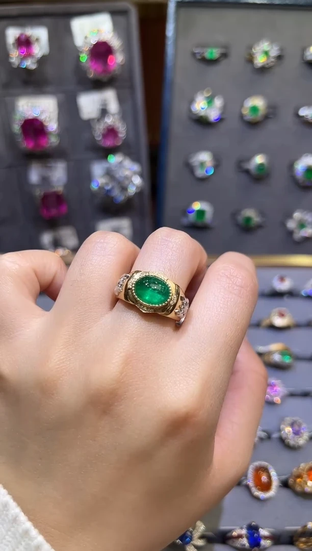 【闪购商品】祖母绿戒指18K金镶嵌/2.56ct