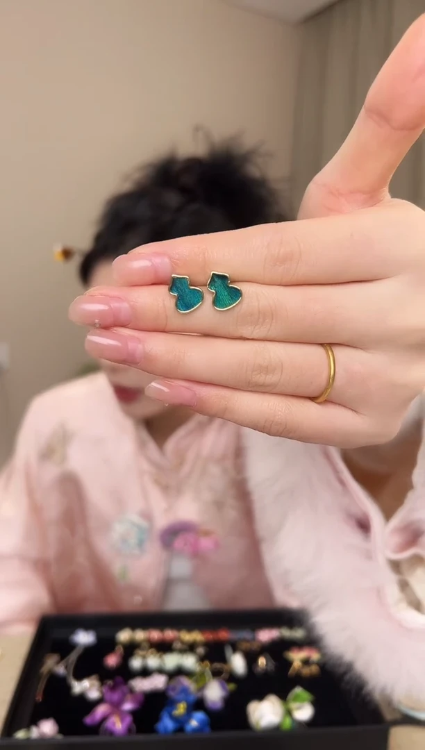 刺绣(****)仿点翠葫芦耳钉