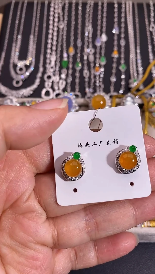 18K金镶嵌翡翠耳饰耳饰