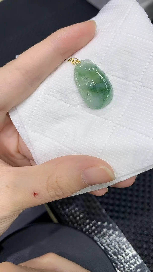 颈饰18K金镶嵌翡翠111111111