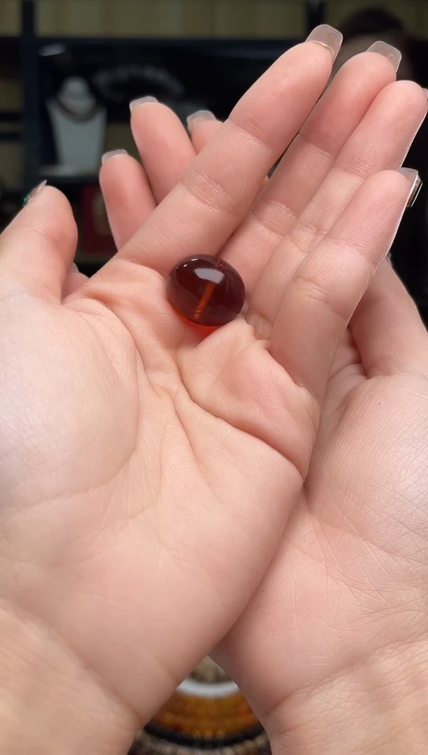 【闪购商品】琥珀裸石未镶嵌18+血珀单珠