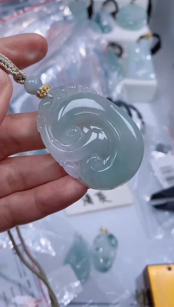 颈饰未镶嵌翡翠吊坠