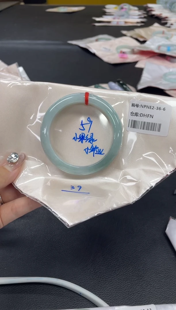 未镶嵌手镯翡翠翡翠手镯