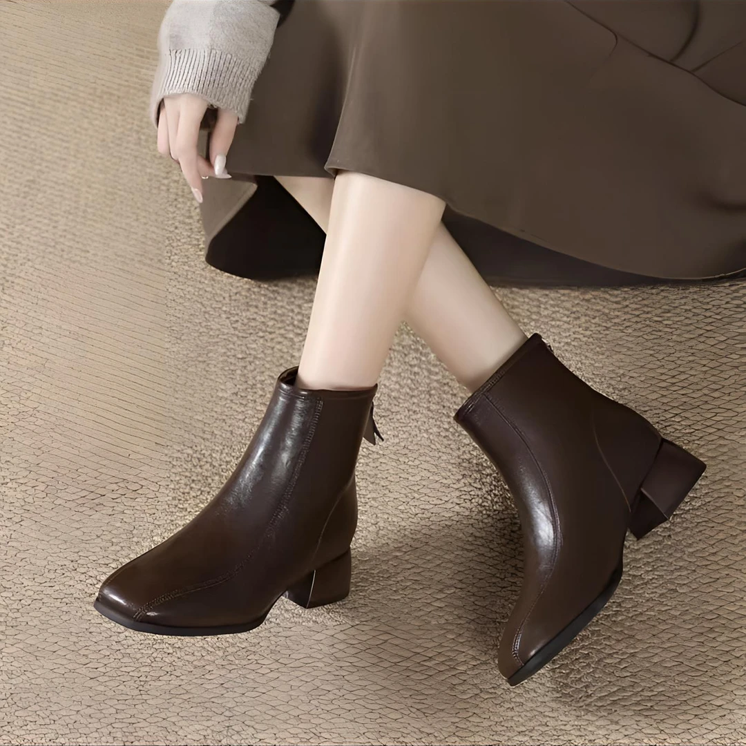 【有运费险】2025冬季新款棕色靴女爆款复古靴子瘦瘦靴加绒棉鞋方头