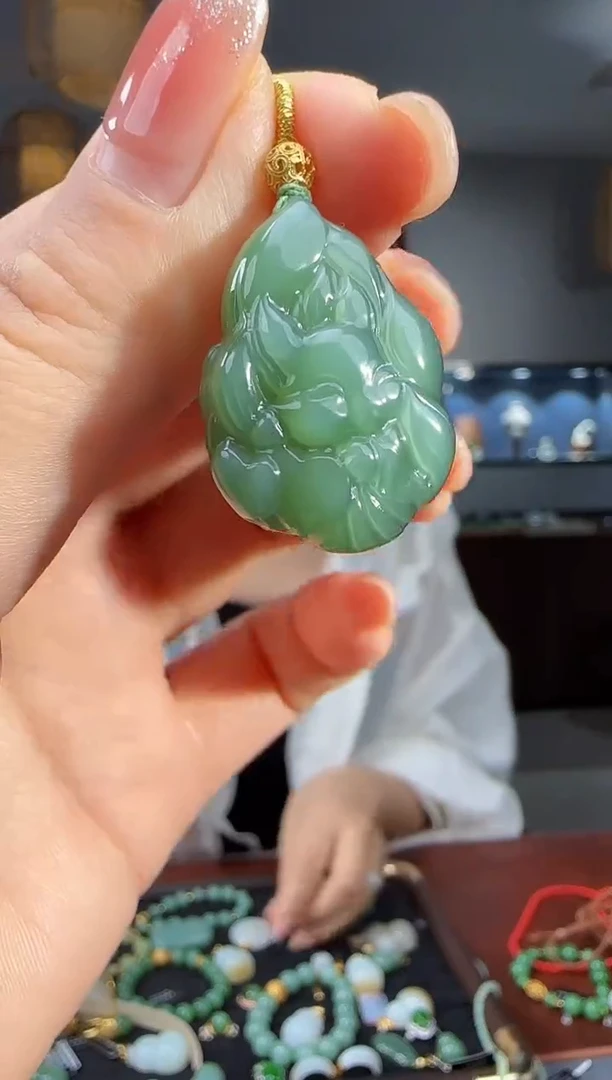 和田玉18K金镶嵌吊坠(不含链)1