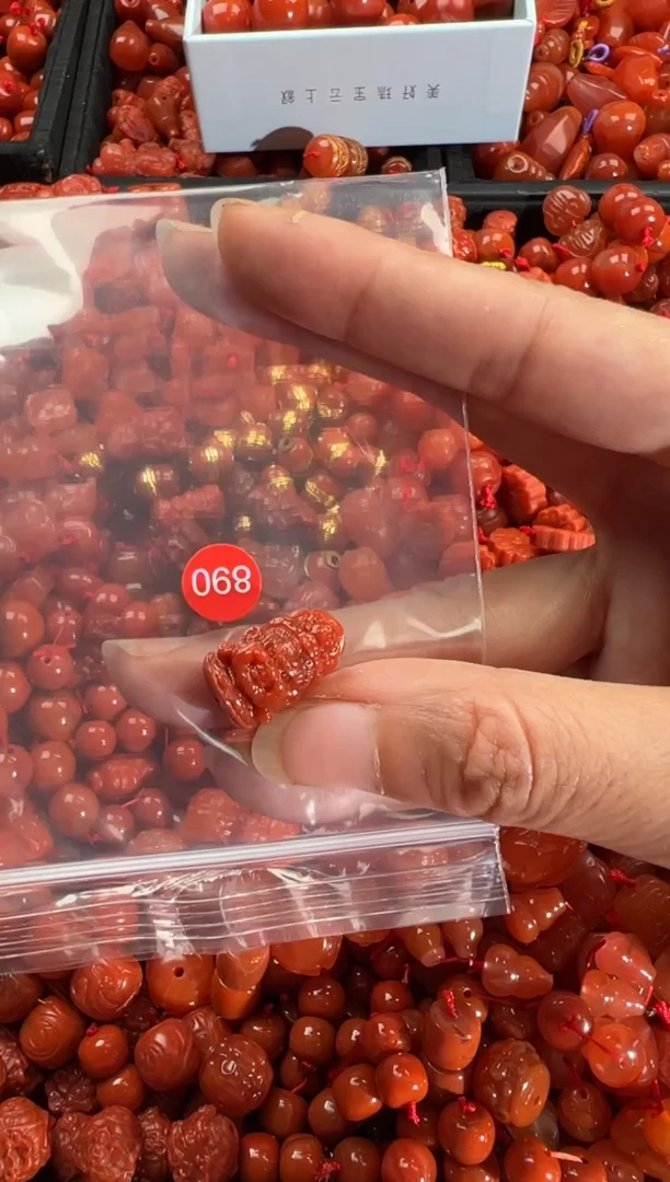 【闪购商品】南红玛瑙颈饰未镶嵌1