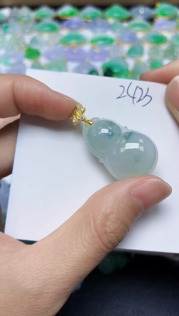 翡翠未镶嵌颈饰 天然缅甸翡翠A货