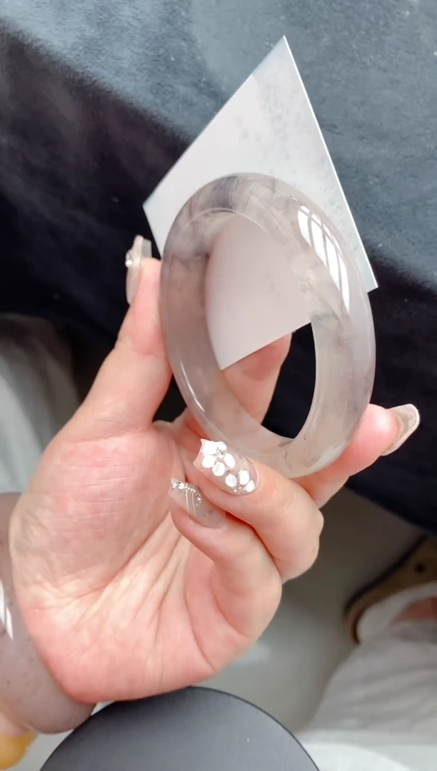 石英质玉手镯未镶嵌80