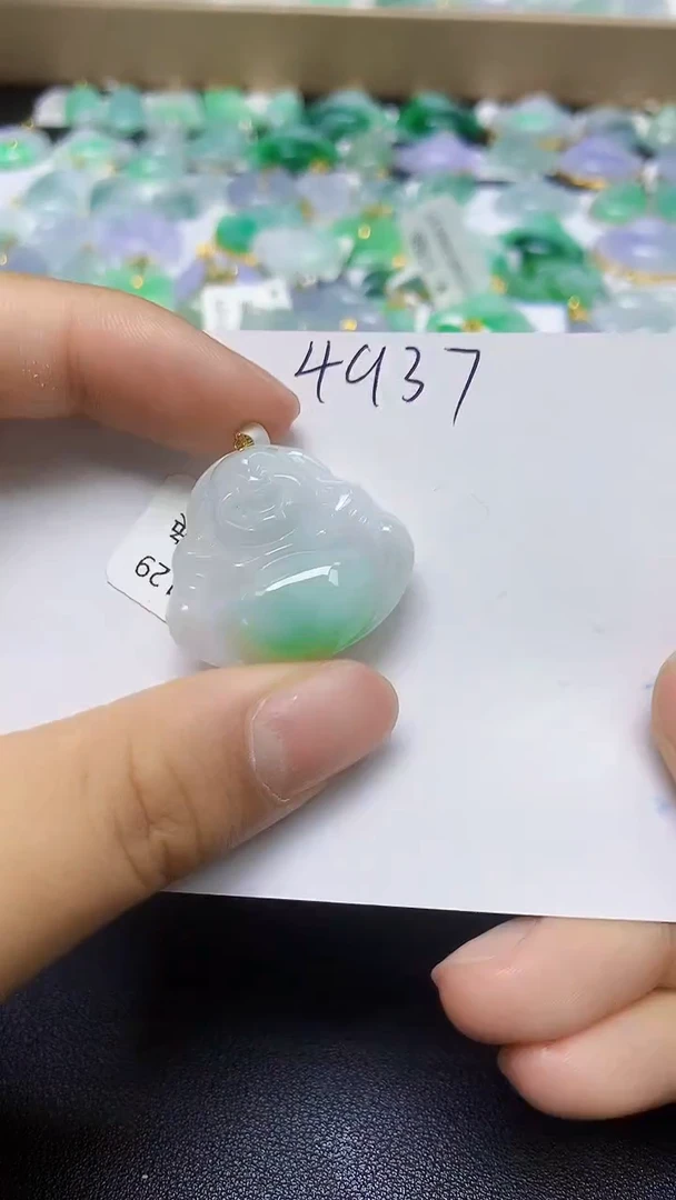 翡翠18K金镶嵌颈饰 天然缅甸翡翠A货