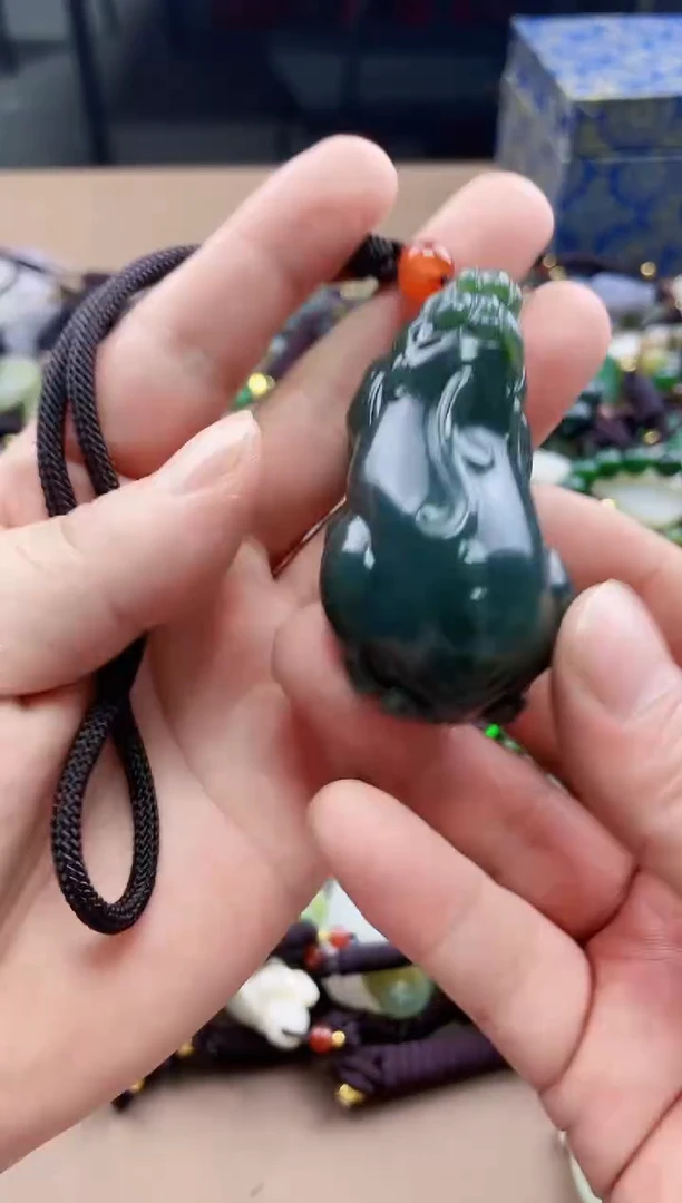 和田玉未镶嵌挂件拍一发一，多样性发货！