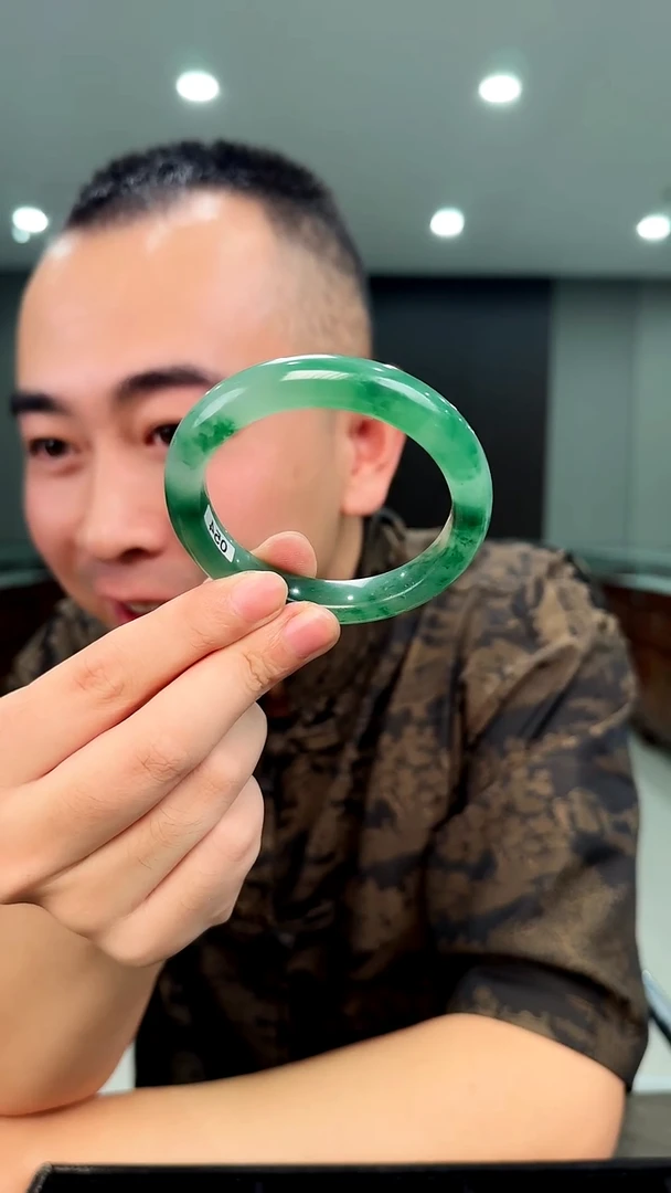 未镶嵌手镯石英质玉57.2