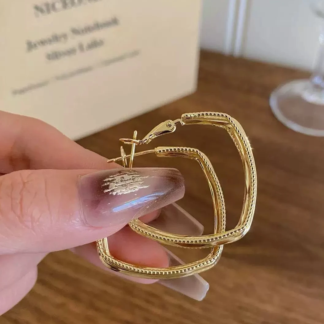 铜合金耳饰 轻奢耳扣气质时尚百搭复古法式简约圈圈耳环N2280