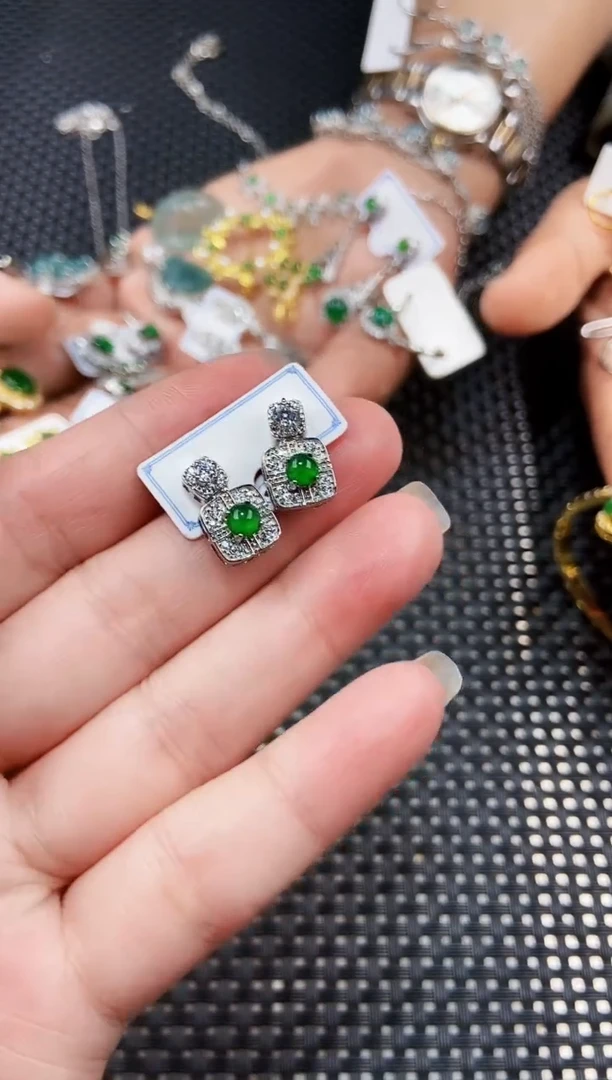 【闪购商品】翡翠耳饰未镶嵌111111111