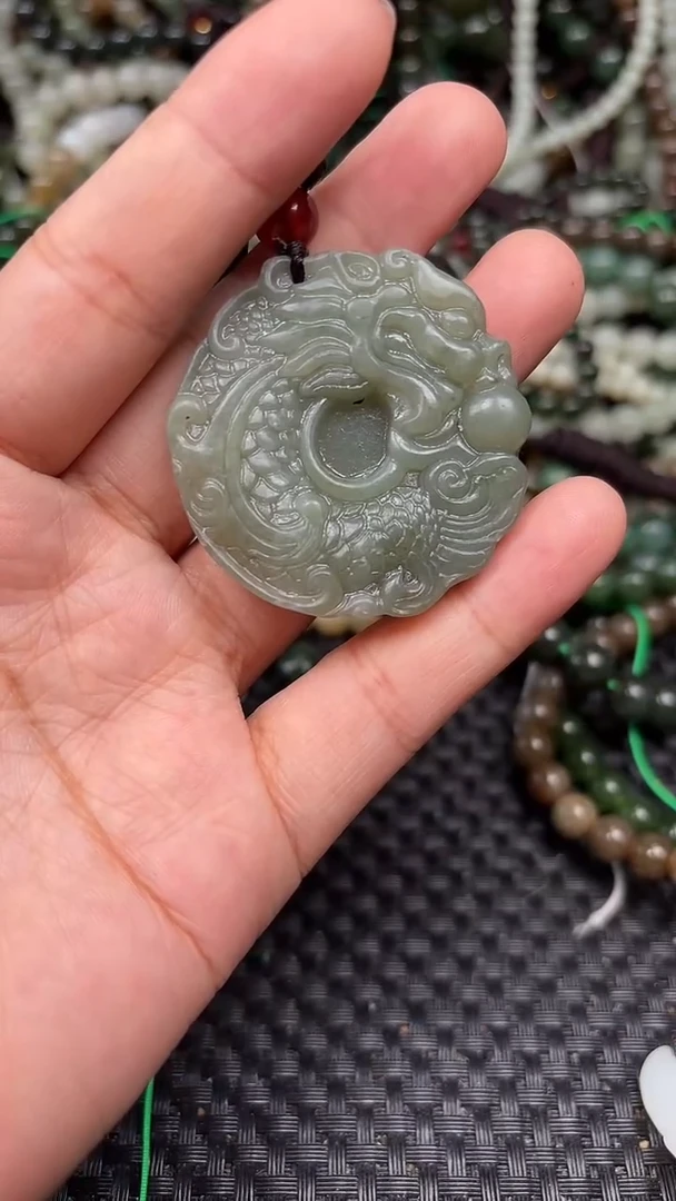 和田玉未镶嵌颈饰1