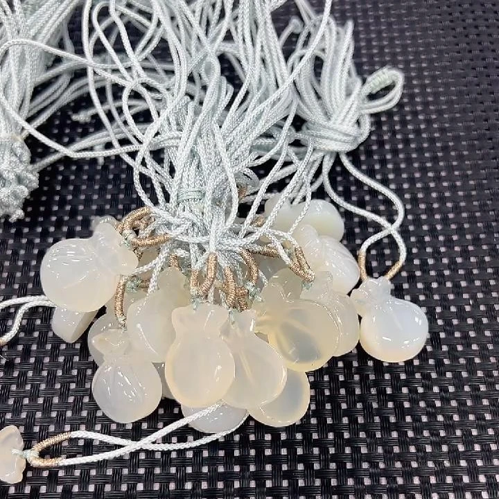 玛瑙玉髓福袋吊坠 (多样性发一件)