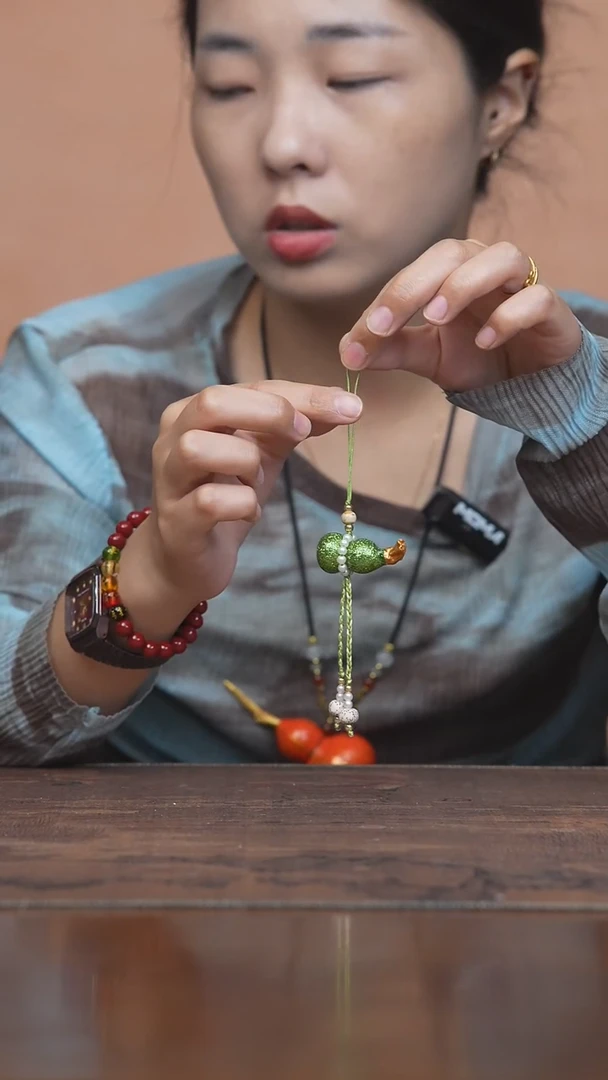 944号--------小葫芦手机挂