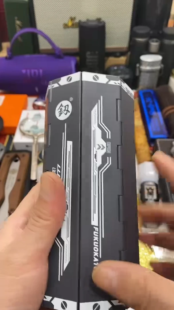 瓷片闪购商品  如图所示