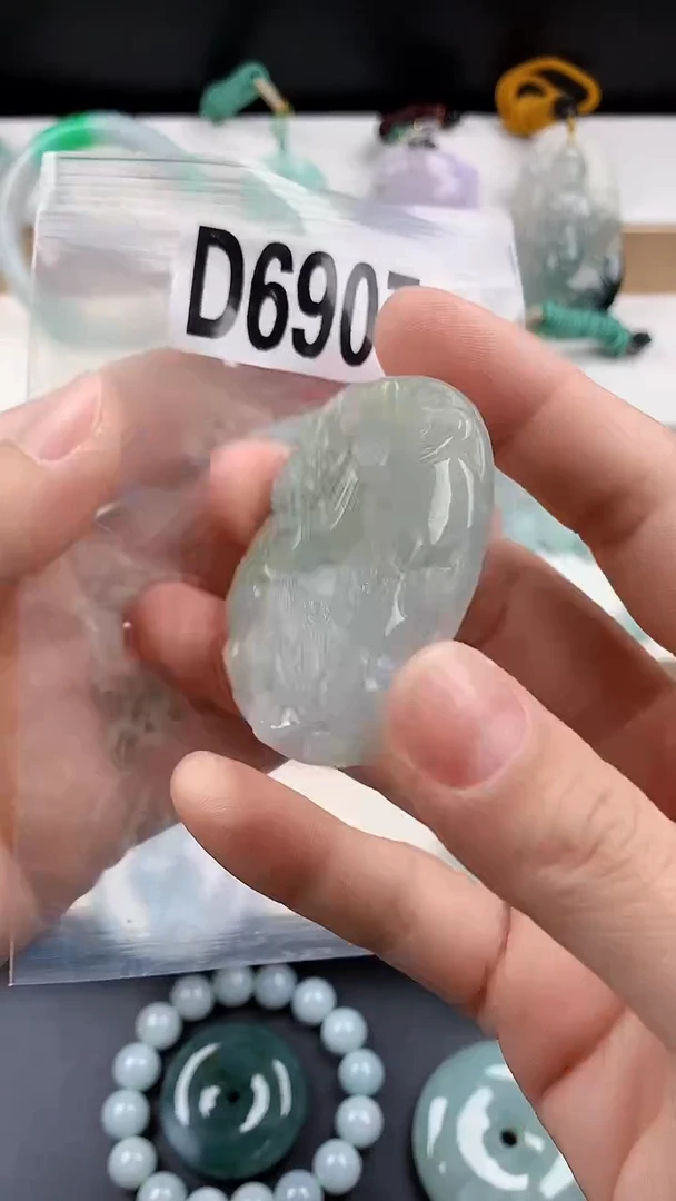 颈饰未镶嵌翡翠天然翡翠吊坠挂件