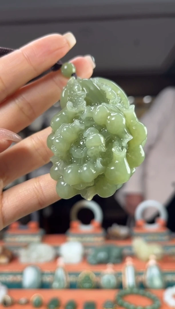 颈饰未镶嵌和田玉佩佩