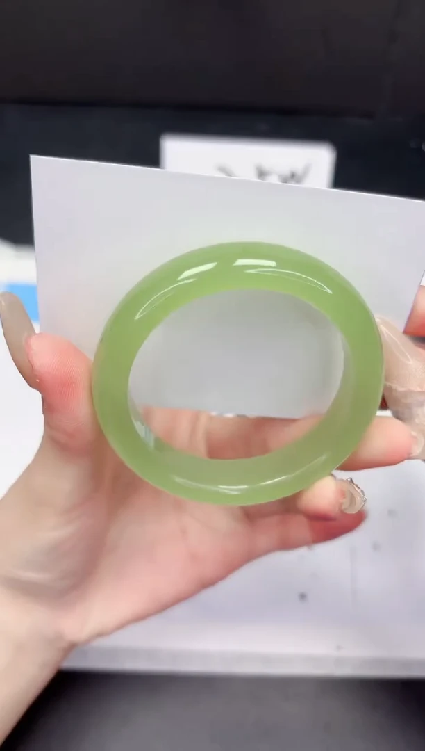 【闪购商品】石英质玉手镯未镶嵌216-52.7