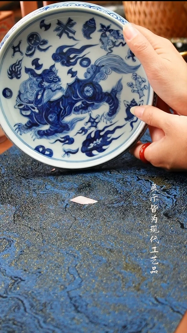 景德镇陶瓷狮子壶承