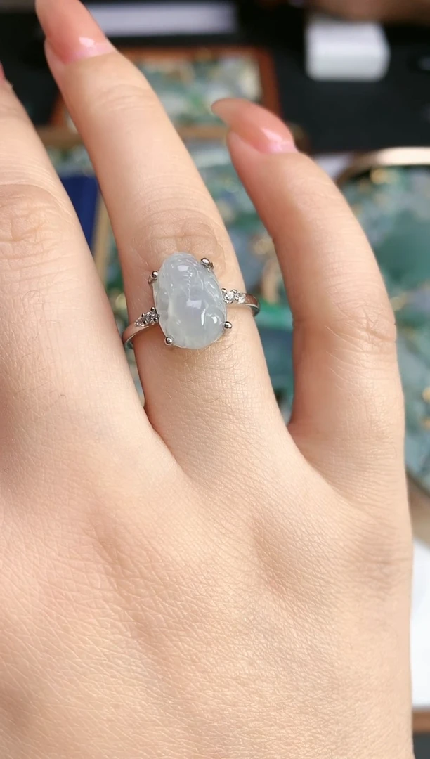 颈饰银S925镶嵌翡翠瞌*虫25112601