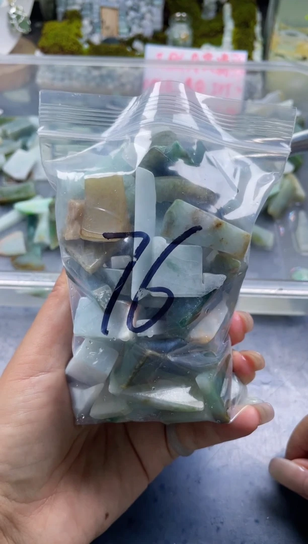 翡翠散珠天然翡翠中号500克76